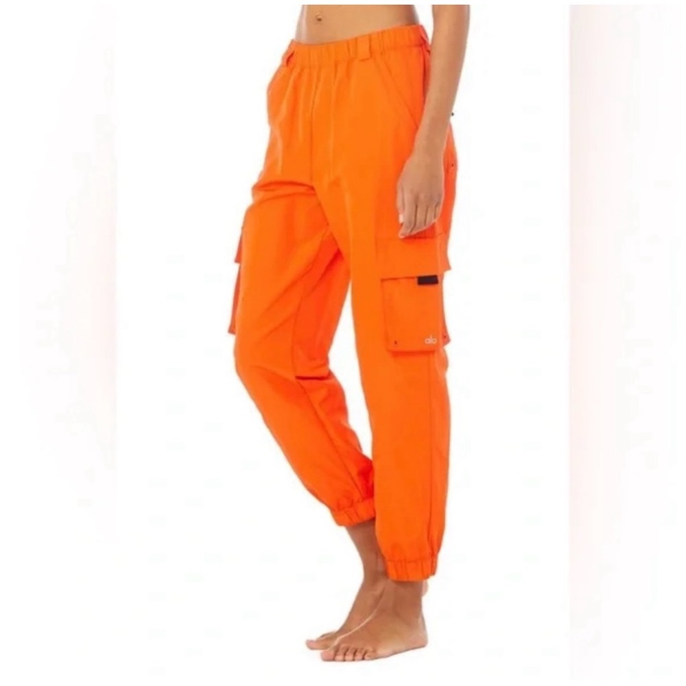 ALO Yoga nylon cargo pants jogger size XS great condition